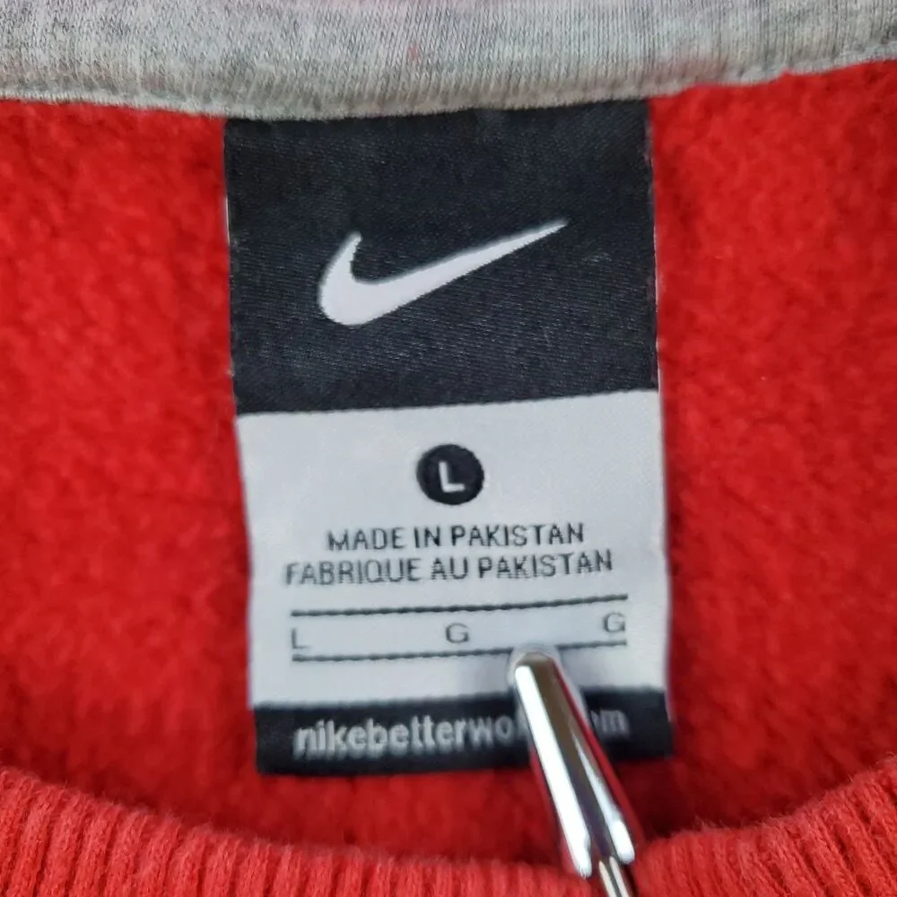 Nike Sweatshirt Men’s Large Red Classic  Swoosh Logo Athletic Pullover Fleece Li
